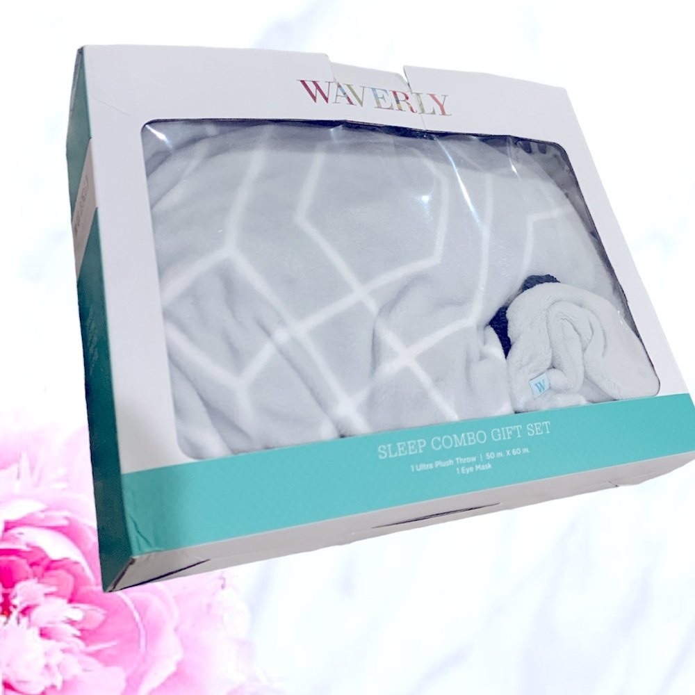 Plush blanket Sleep combo Gift set